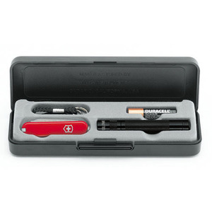 Maglite Solitaire AAA Torch Black and Classic Vintage Swiss Army Knife Gift Box